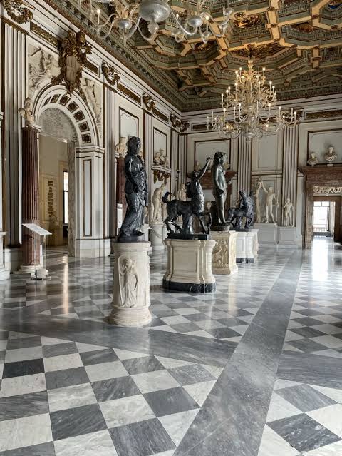 Statue classiche nel Salone del Palazzo Nuovo, Musei Capitolini